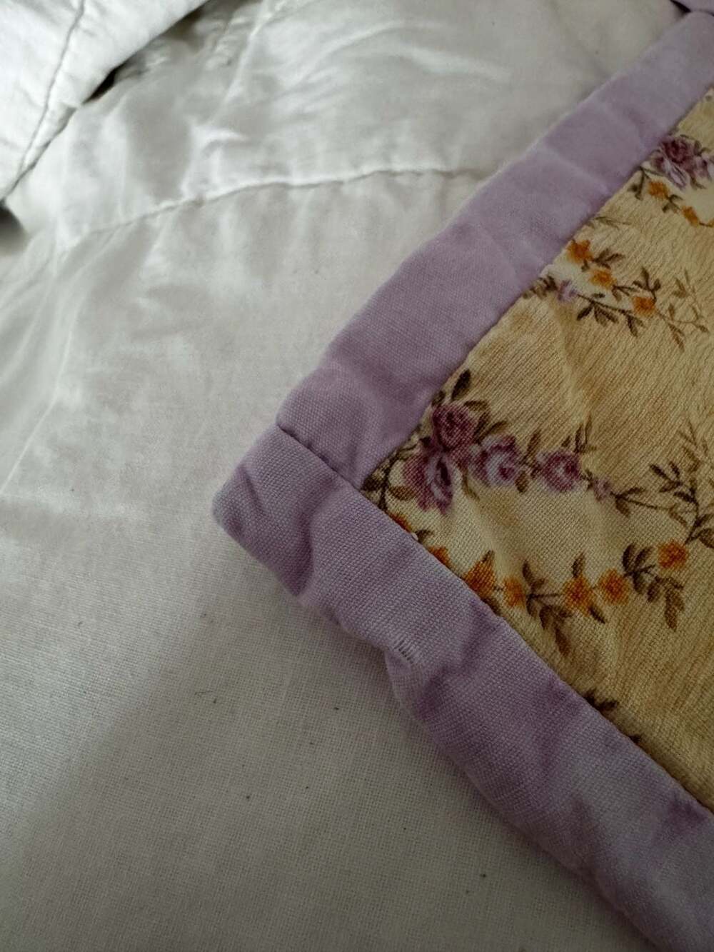Vintage Hand-Quilted Pieced Star Quilt with Two Matching Shams - Picture 11 of 12